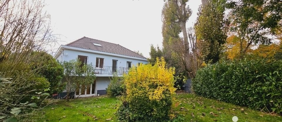 Traditional house 9 rooms of 250 m² in Créteil (94000)