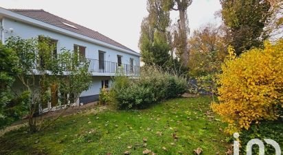 Traditional house 9 rooms of 250 m² in Créteil (94000)