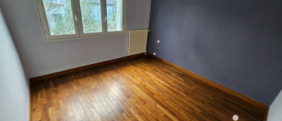 Maison traditionnelle 9 pièces de 250 m² à Créteil (94000)