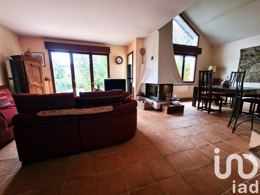 House 6 rooms of 120 m² in Gagny (93220)