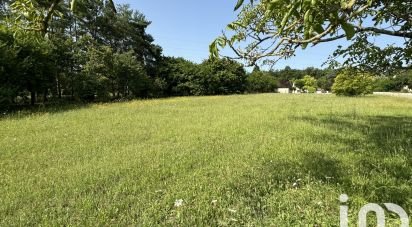 Land of 2,347 m² in La Couronne (16400)