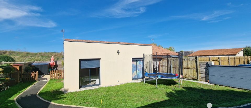 Longere 5 rooms of 123 m² in Château-d'Olonne (85180)