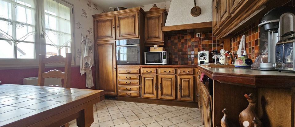 Traditional house 5 rooms of 89 m² in Villers-Bocage (14310)