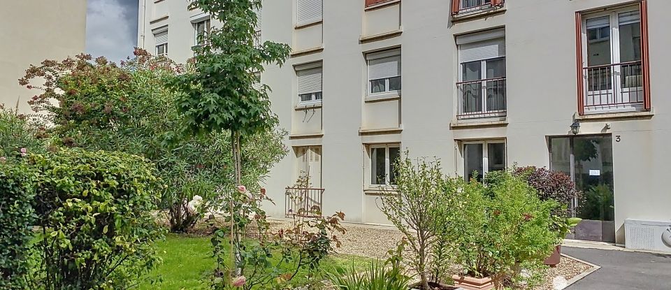 Apartment 3 rooms of 50 m² in Bois-Colombes (92270)