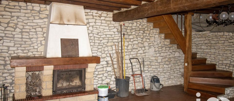 Traditional house 7 rooms of 162 m² in Fontenay-sur-Loing (45210)