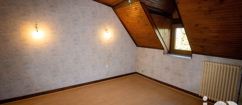 Traditional house 7 rooms of 162 m² in Fontenay-sur-Loing (45210)