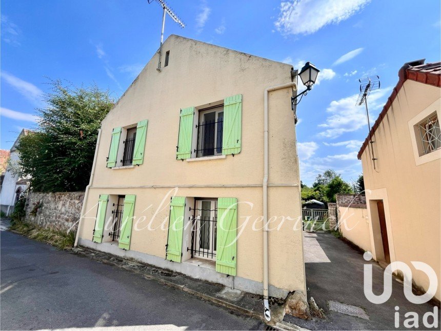 Town house 4 rooms of 84 m² in Le Plessis-Luzarches (95270)