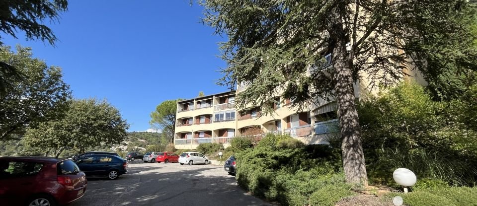 Appartement 1 pièce de 18 m² à Gréoux-les-Bains (04800)