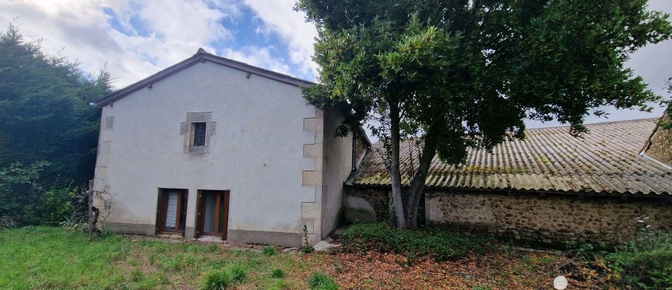 Village house 3 rooms of 54 m² in Queaux (86150)