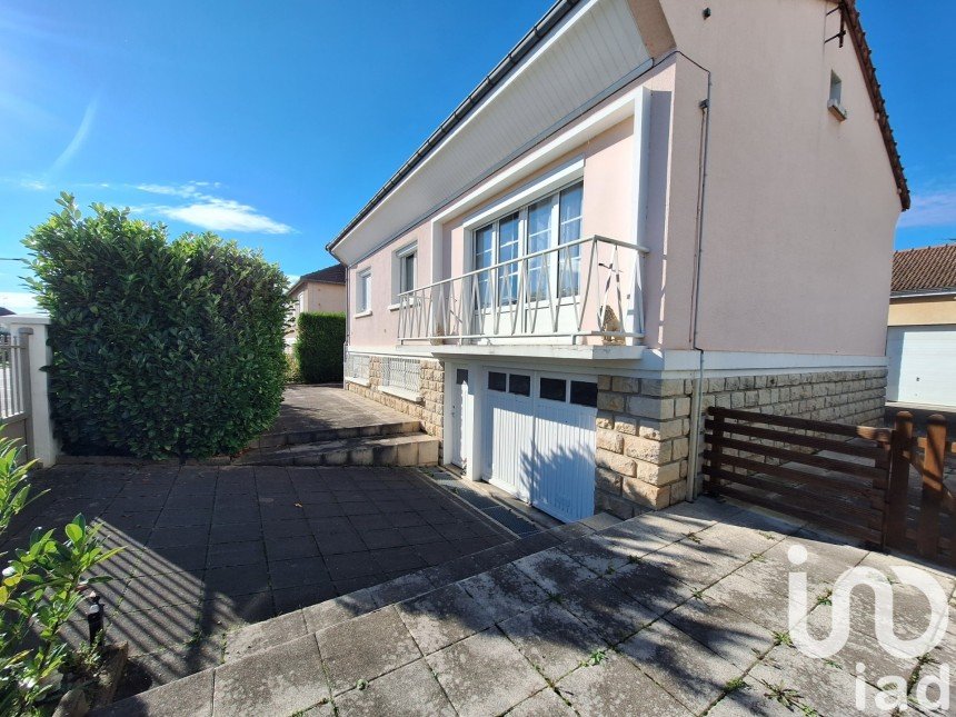 Maison 4 pièces de 70 m² à Saint-Just-Sauvage (51260)