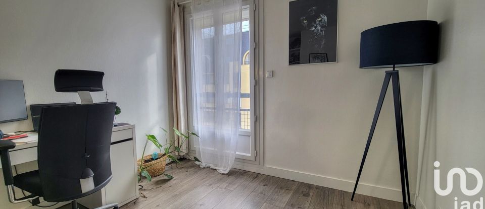 Duplex 3 rooms of 69 m² in Sartrouville (78500)