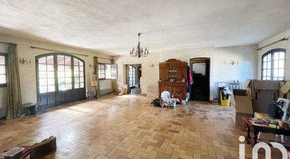 Traditional house 5 rooms of 180 m² in Bormes-les-Mimosas (83230)