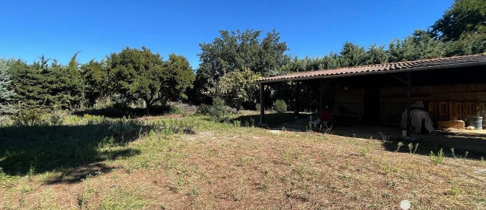 Traditional house 5 rooms of 180 m² in Bormes-les-Mimosas (83230)