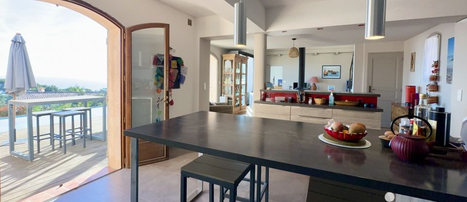 Maison 6 pièces de 180 m² à Roquebrune-sur-Argens (83380)