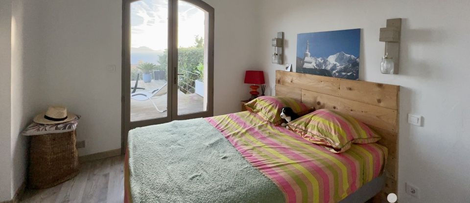 House 6 rooms of 180 m² in Roquebrune-sur-Argens (83380)