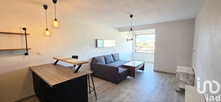 Appartement 1 pièce de 35 m² à Hyères (83400)