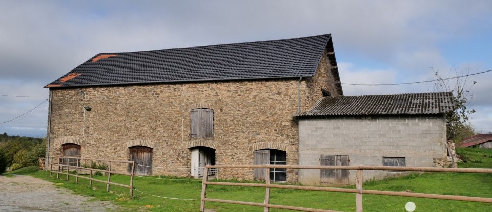 Farm 5 rooms of 143 m² in Saint-Pardoux-Corbier (19210)