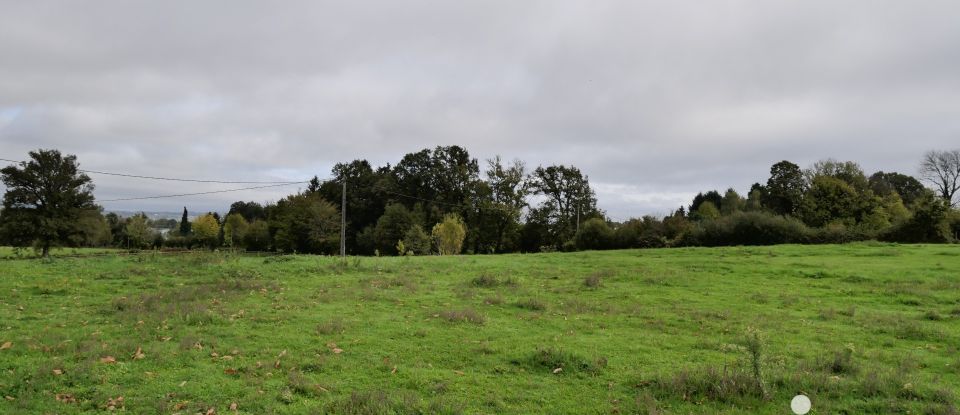 Farm 5 rooms of 143 m² in Saint-Pardoux-Corbier (19210)