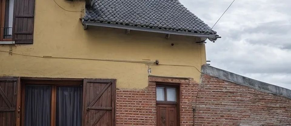 Village house 6 rooms of 115 m² in Villers-Faucon (80240)