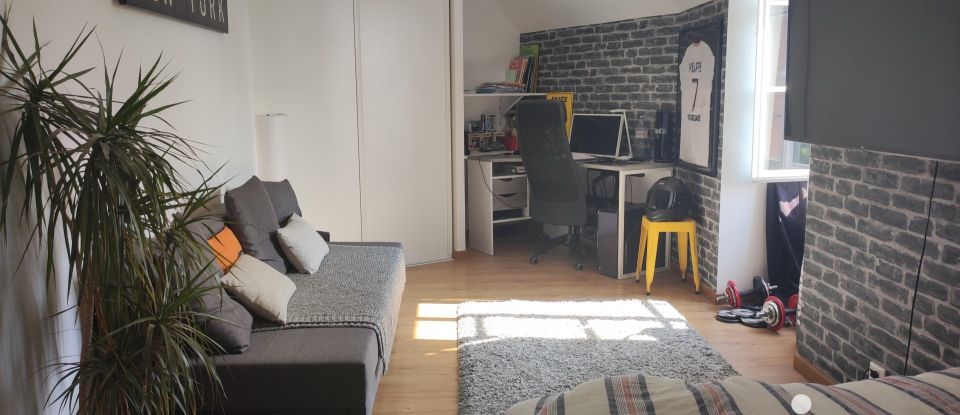 Maison 7 pièces de 187 m² à Cherisy (28500)