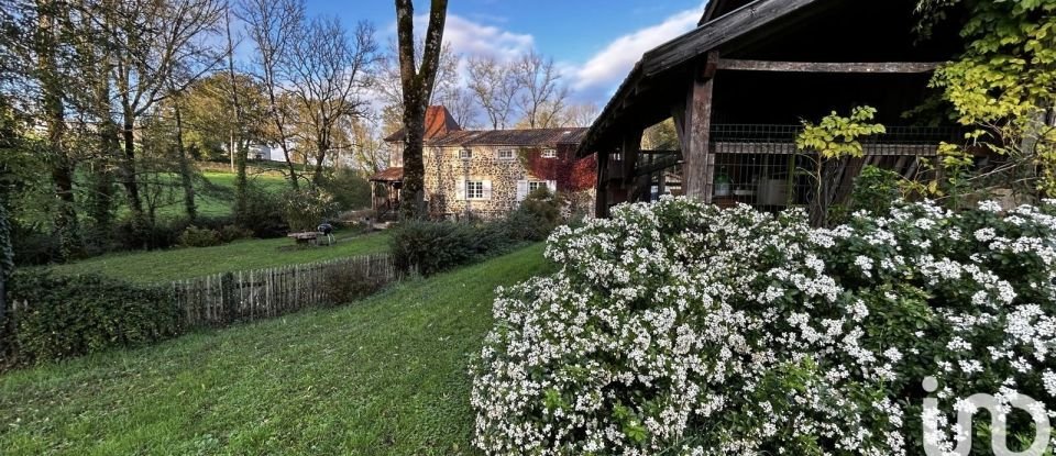 Moulin 9 pièces de 210 m² à Saint-Martin-de-Fressengeas (24800)