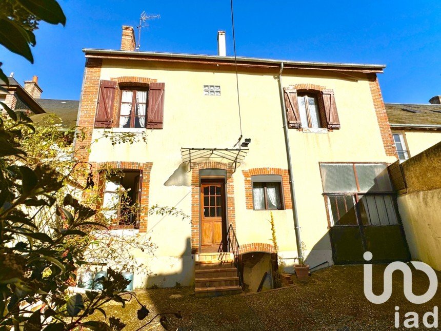 House 7 rooms of 135 m² in Aubigny-sur-Nère (18700)