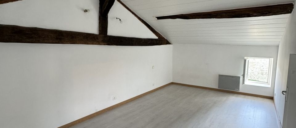 House 5 rooms of 121 m² in Saint-Savinien (17350)