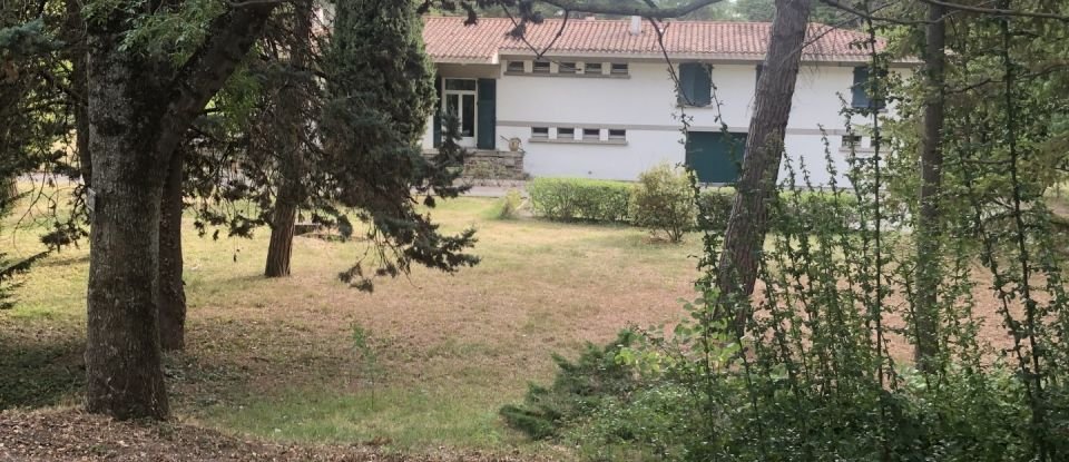 Maison 8 pièces de 340 m² à Carcassonne (11000)