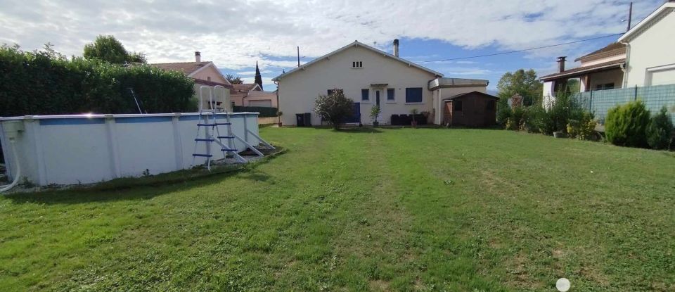 Village house 4 rooms of 85 m² in Soues (65430)