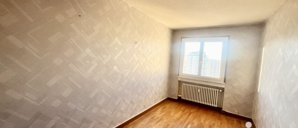 Appartement 5 pièces de 94 m² à Saint-Étienne (42100)