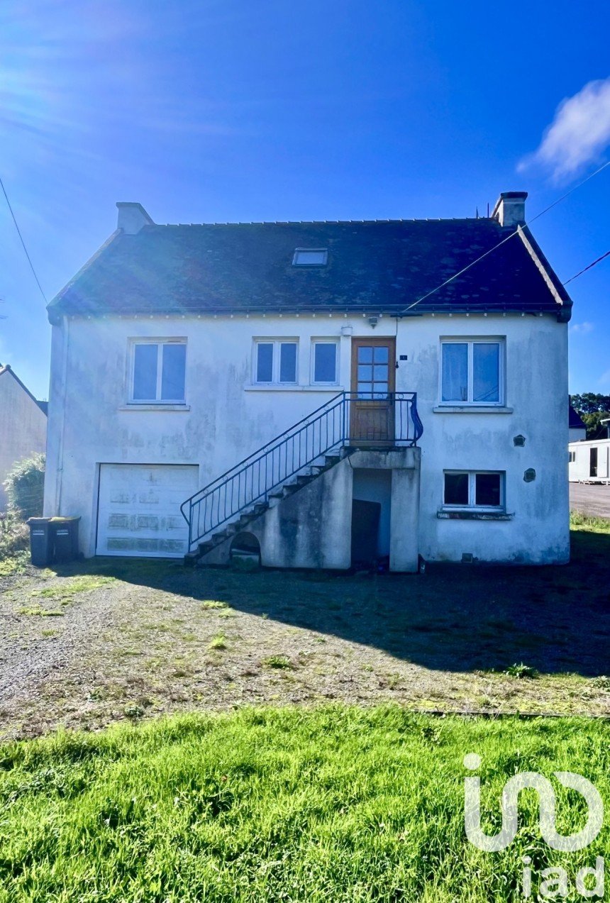 Maison traditionnelle 6 pièces de 91 m² à Saint-Caradec (22600)