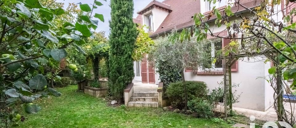 Traditional house 8 rooms of 185 m² in Croissy-sur-Seine (78290)