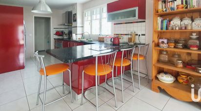 Maison 6 pièces de 161 m² à Magny-le-Hongre (77700)