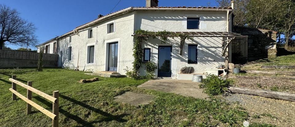 Maison de village 5 pièces de 128 m² à Breuil-Barret (85120)