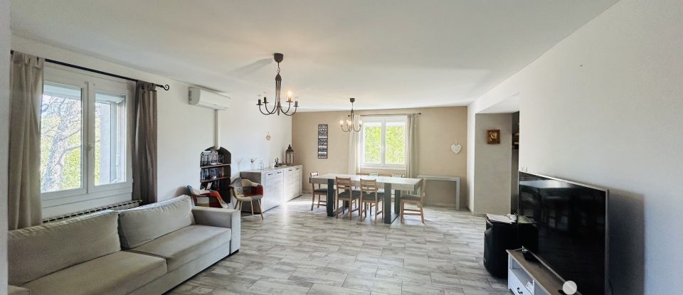 Mas 5 rooms of 203 m² in Saint-Julien-les-Rosiers (30340)