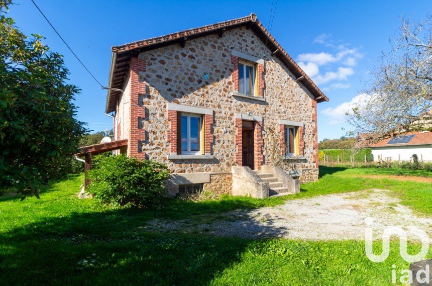 Maison 6 pièces de 115 m² à Saint-Léonard-de-Noblat (87400)