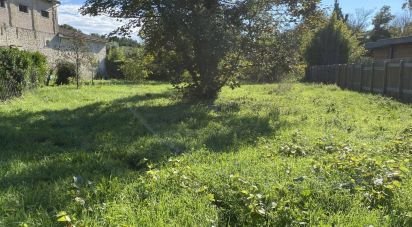 Land of 977 m² in Virelade (33720)