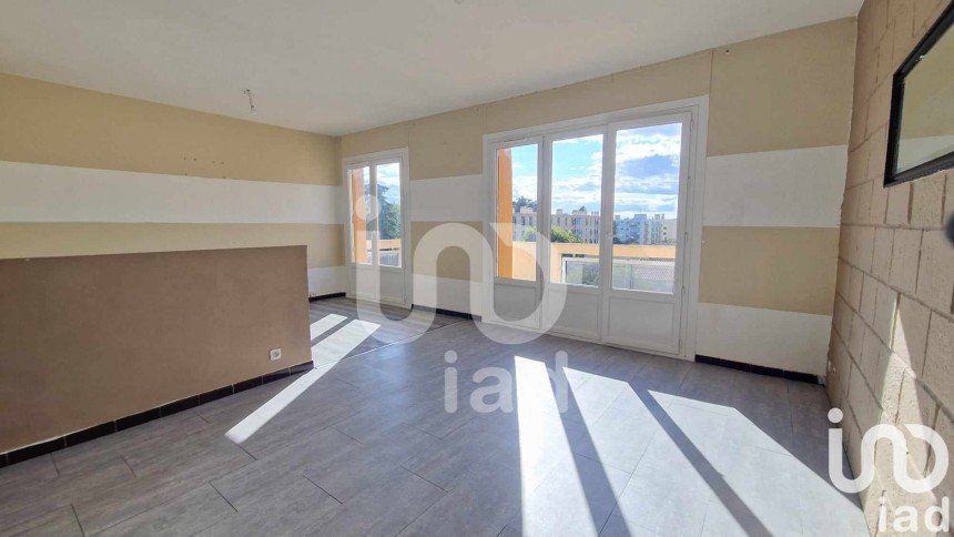 Apartment 3 rooms of 72 m² in Nîmes (30000)