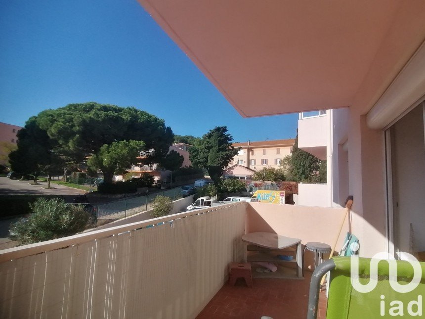 Appartement 2 pièces de 33 m² à Hyères (83400)