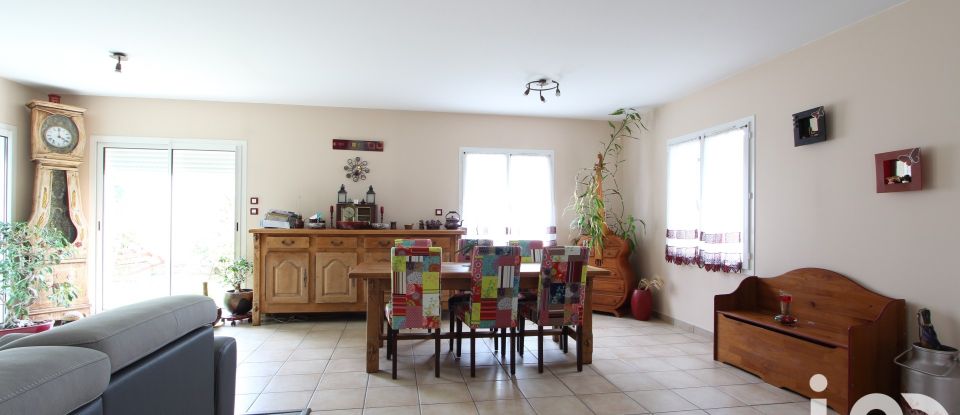 House 5 rooms of 125 m² in Aizenay (85190)