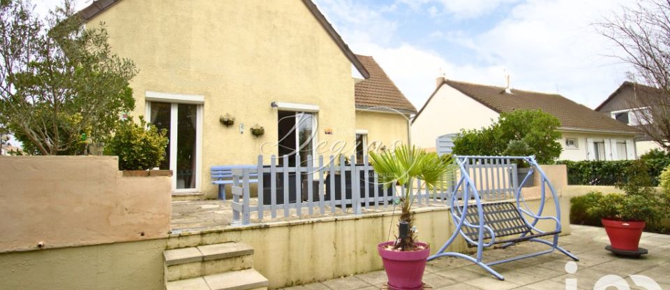 Traditional house 6 rooms of 155 m² in Saint-Ouen-l'Aumône (95310)