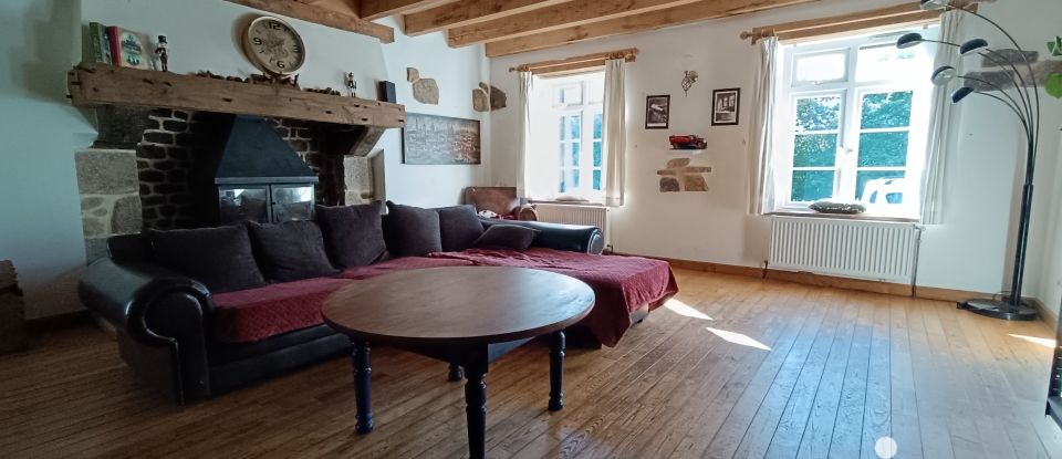 House 7 rooms of 170 m² in Saint-Mars-sur-la-Futaie (53220)