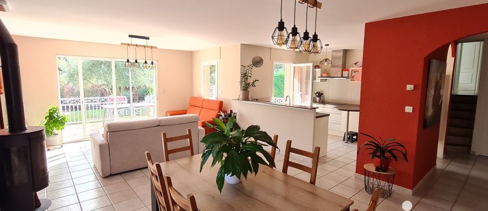 House 5 rooms of 121 m² in Les Tourrettes (26740)