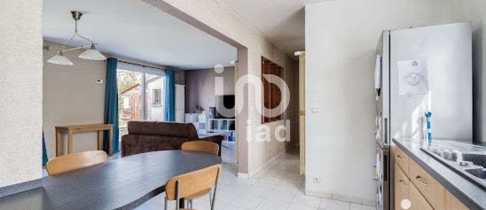 Maison 4 pièces de 88 m² à Brie-Comte-Robert (77170)