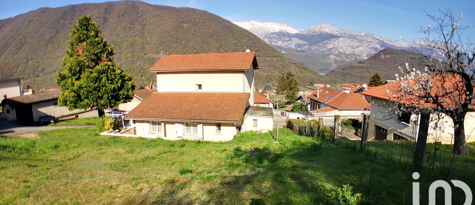 Traditional house 5 rooms of 104 m² in Saint-Georges-de-Commiers (38450)