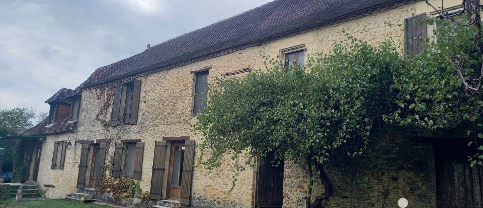 Longere 7 rooms of 217 m² in Coux et Bigaroque-Mouzens (24220)