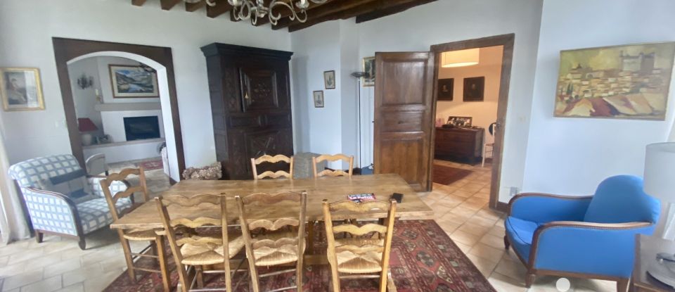 Traditional house 8 rooms of 412 m² in Bénéjacq (64800)