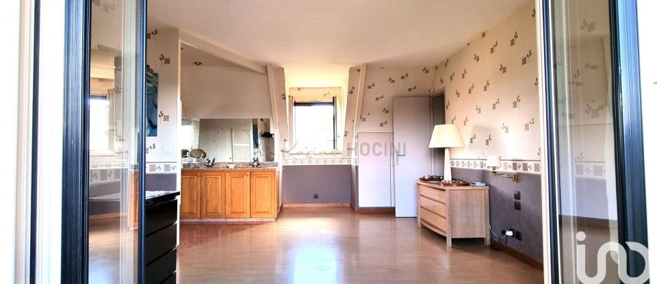 Traditional house 7 rooms of 180 m² in Morangis (91420)