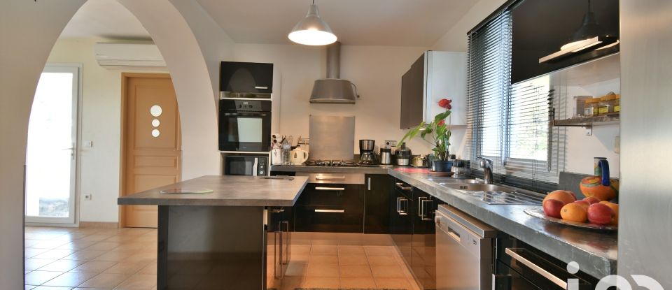 Maison 6 pièces de 150 m² à Vic-le-Fesq (30260)