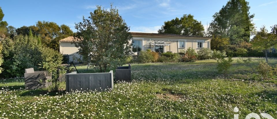 Maison 6 pièces de 150 m² à Vic-le-Fesq (30260)